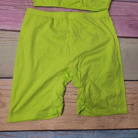Women's 2 Piece Crop Top Shorts Set Small - Picture 3 of 4
